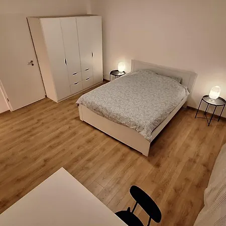 Apartment West Station