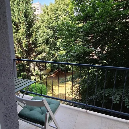 West Station Apartment *