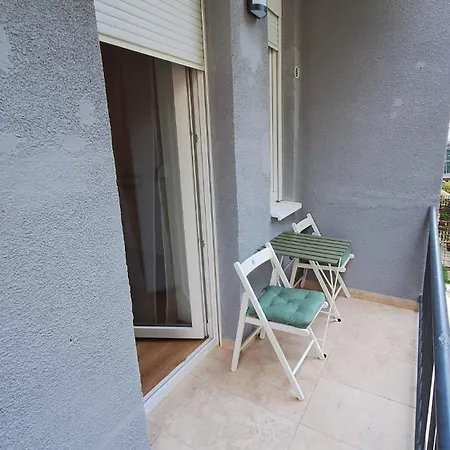 West Station Apartment *